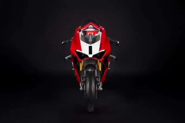 Ducati Panigale V4 R (2024) thumbnail 1