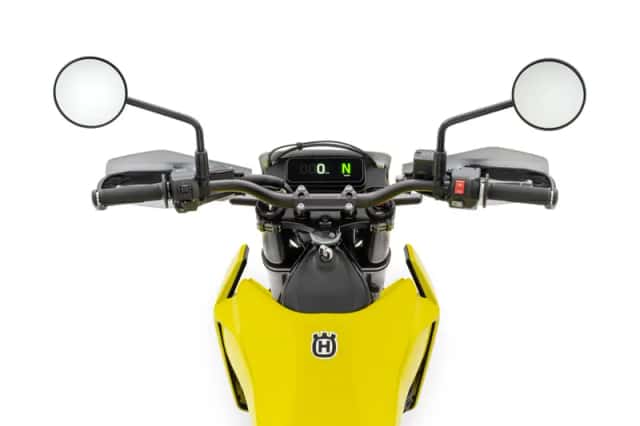 Husqvarna 701 Supermoto (2024) thumbnail 3