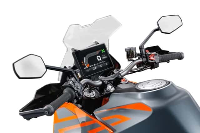 KTM 1290 Super Duke (2024) thumbnail 4