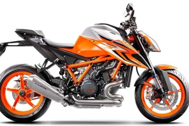 KTM 1290 Super Duke (2024) thumbnail 1