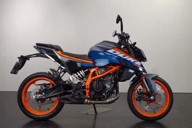 KTM 390 Duke (2024) thumbnail 1