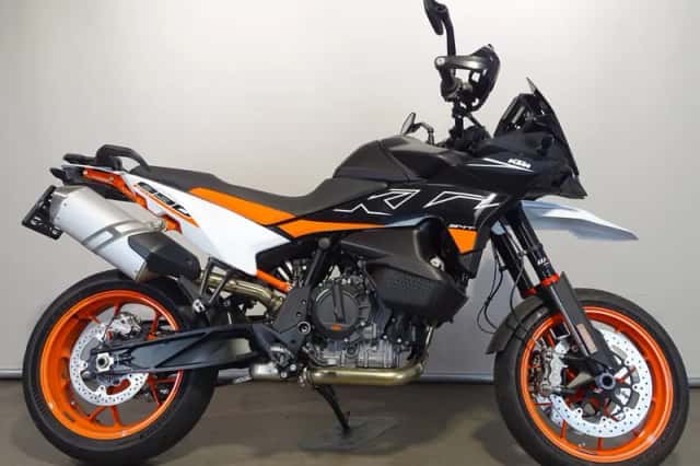 KTM 890 SMT (2024) thumbnail 1