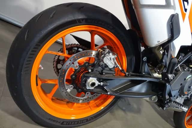 KTM 890 SMT (2024) thumbnail 5