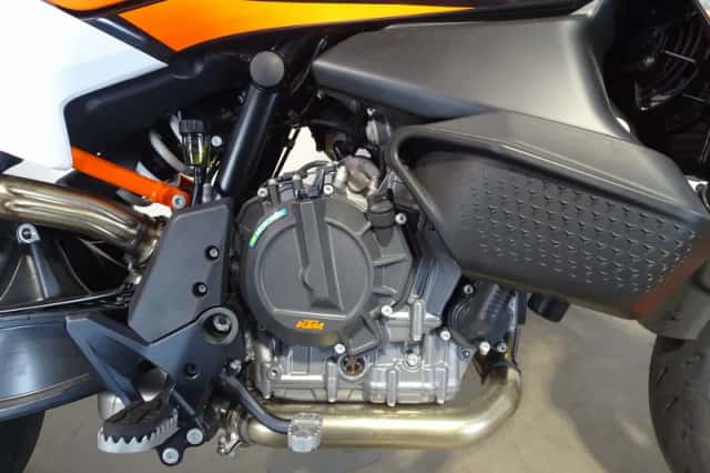 KTM 890 SMT (2024) thumbnail 6