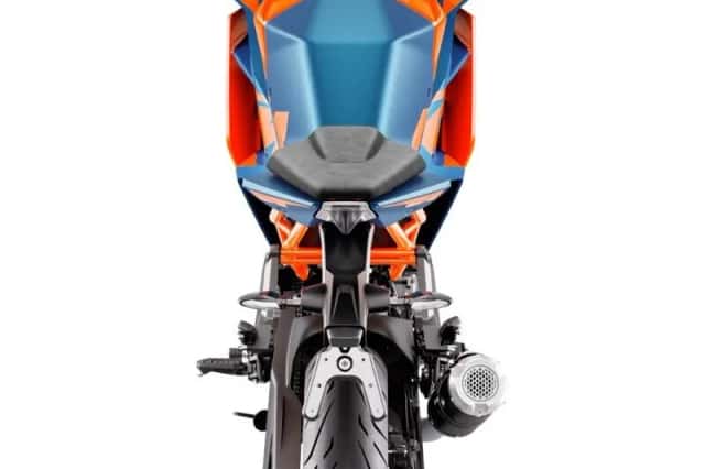 KTM RC 390 (2024) thumbnail 2