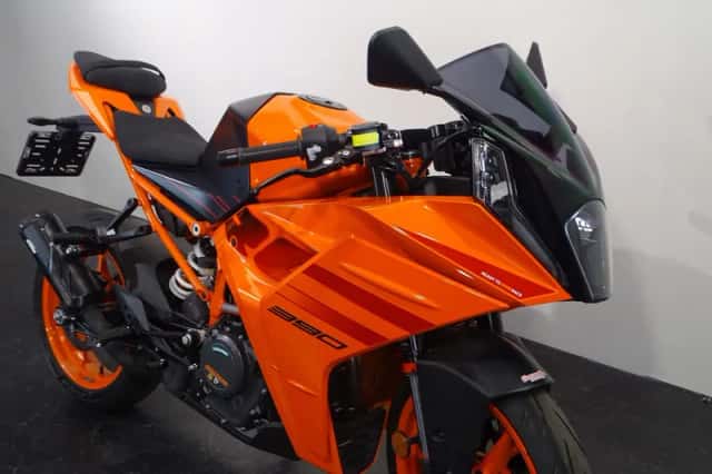KTM RC 390 (2024) thumbnail 2