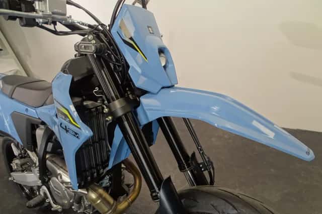 Suzuki DR Z4SM (2026) thumbnail 4