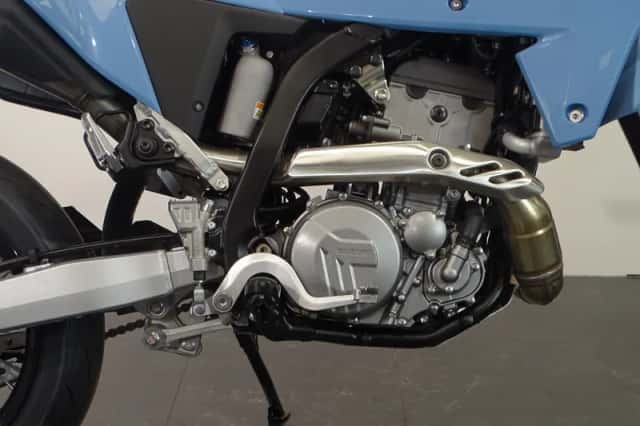 Suzuki DR Z4SM (2026) thumbnail 6