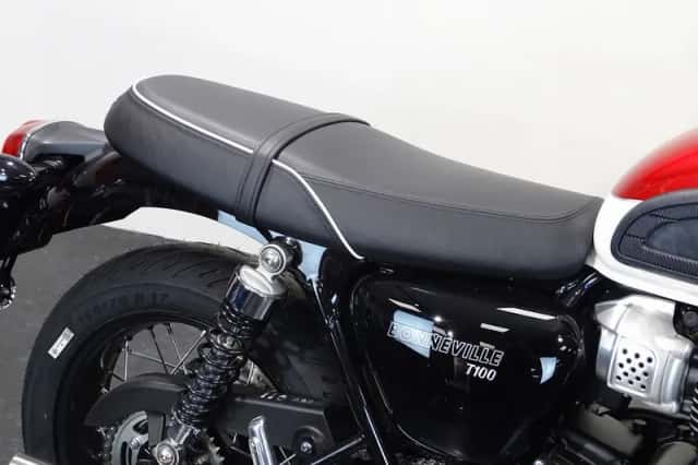 Triumph Bonneville T100 (2024) thumbnail 5