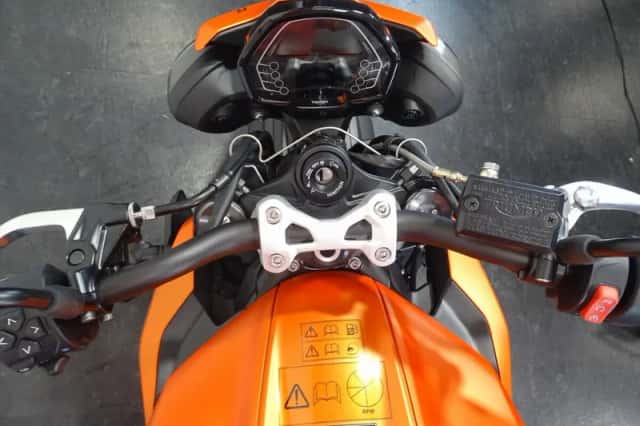 Triumph Street Triple R (2025) thumbnail 2