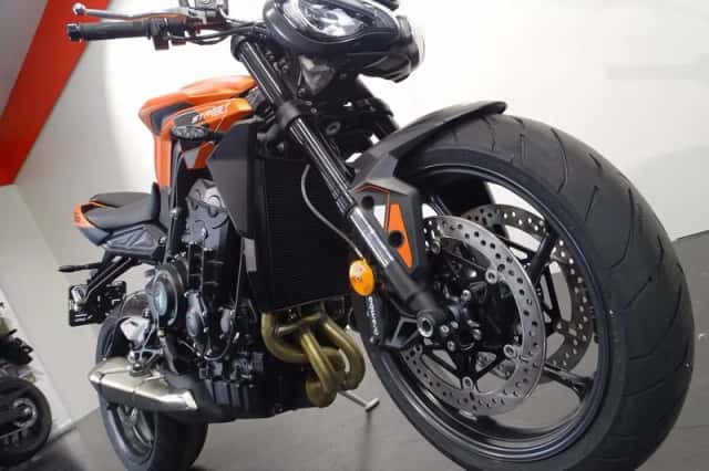Triumph Street Triple R (2025) thumbnail 4
