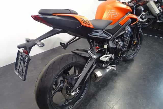 Triumph Street Triple R (2025) thumbnail 5