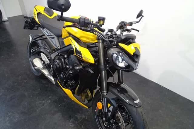 Triumph Street Triple RS (2024) thumbnail 6