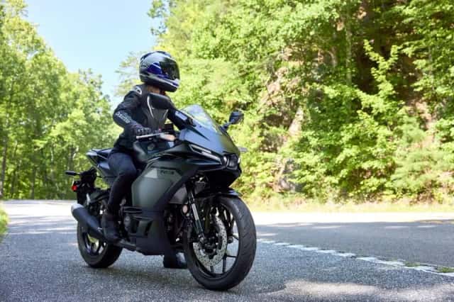 Yamaha YZF-R3 (2025) thumbnail 2