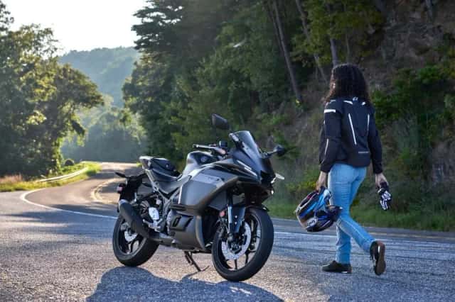 Yamaha YZF-R3 (2025) thumbnail 3