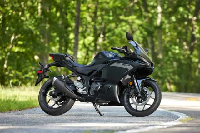 Yamaha YZF-R3 (2025) thumbnail 4