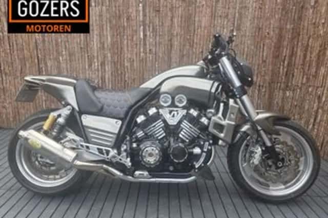 Yamaha VMX 1200 V-MAX (1991) thumbnail 1