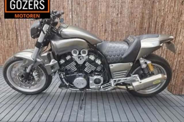 Yamaha VMX 1200 V-MAX (1991) thumbnail 3