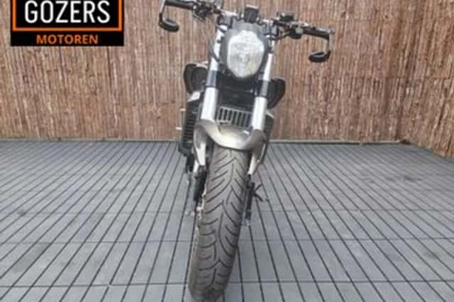 Yamaha VMX 1200 V-MAX (1991) thumbnail 5