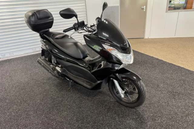 Honda PCX 125 (2011) thumbnail 1