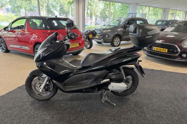 Honda PCX 125 (2011) thumbnail 3