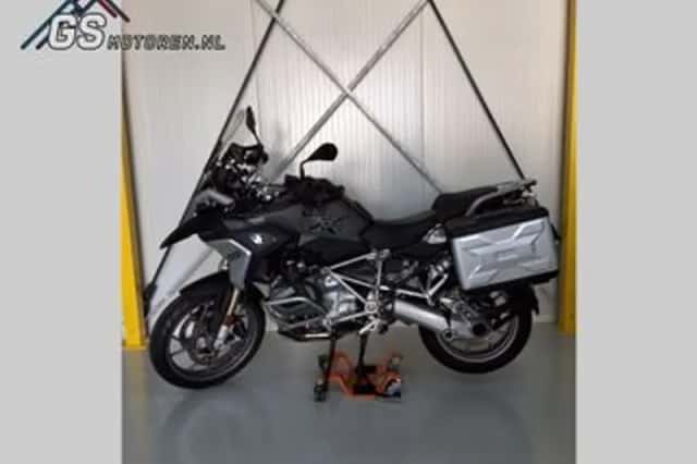 BMW R (2019) thumbnail 2