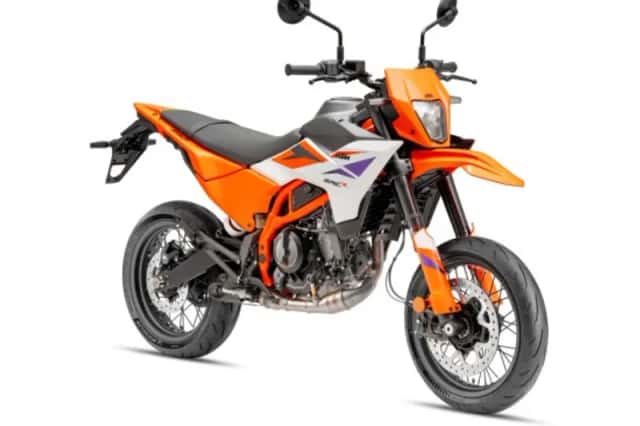 KTM 390 SMC R (2025) thumbnail 3