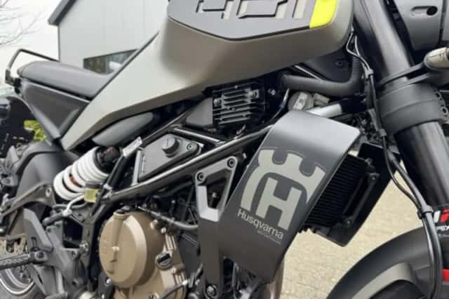 Husqvarna Svartpilen 401 (2024) thumbnail 3