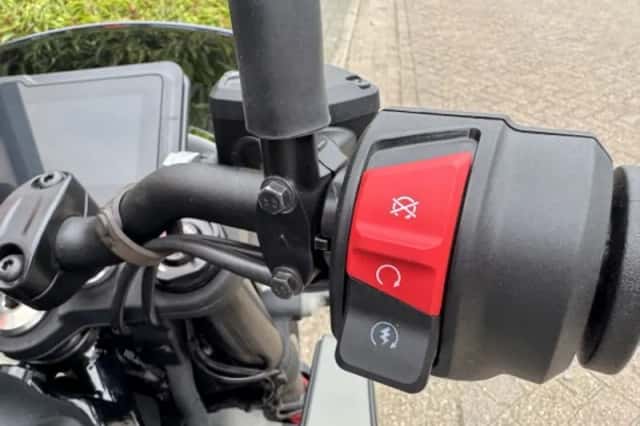 Husqvarna Svartpilen 401 (2024) thumbnail 6