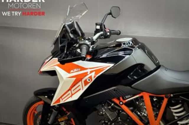KTM 1290 Super Duke (2021) thumbnail 6