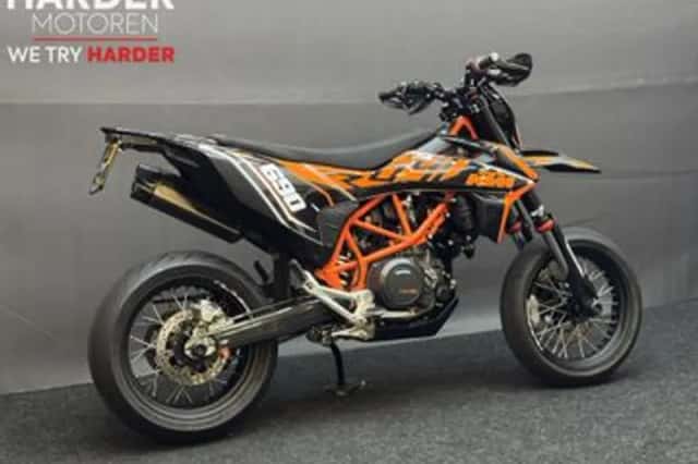 KTM 690 SMC (2019) thumbnail 3