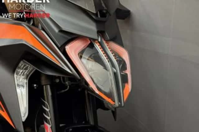 KTM 1290 Super Duke (2019) thumbnail 6
