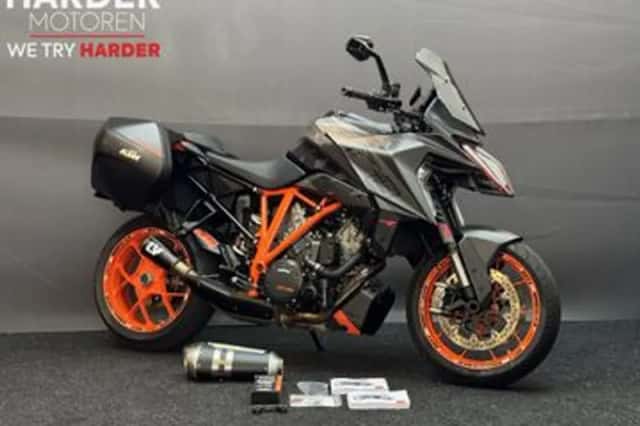 KTM 1290 Super Duke (2021) thumbnail 1