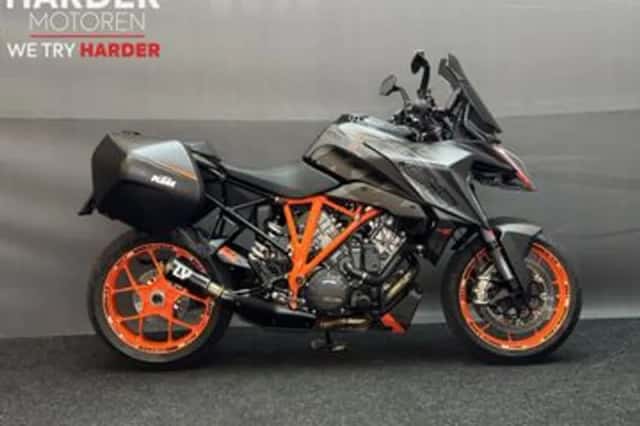 KTM 1290 Super Duke (2021) thumbnail 2