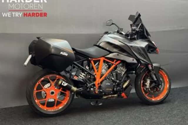 KTM 1290 Super Duke (2021) thumbnail 3