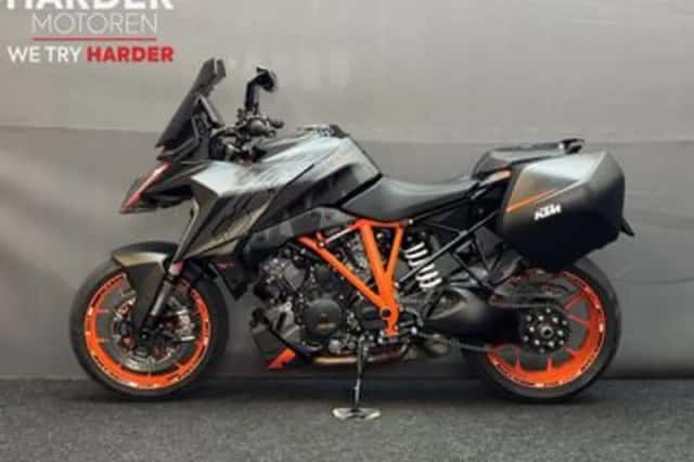 KTM 1290 Super Duke (2021) thumbnail 4