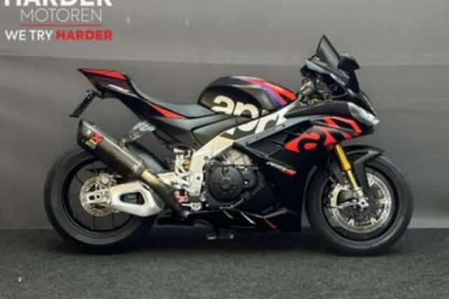 Aprilia RSV4 1100 (2023) thumbnail 2