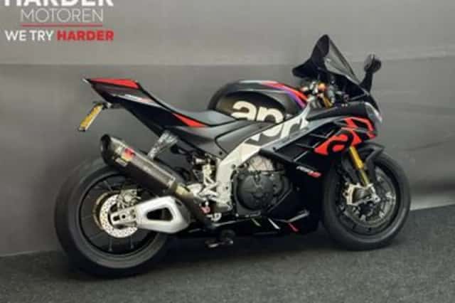 Aprilia RSV4 1100 (2023) thumbnail 3