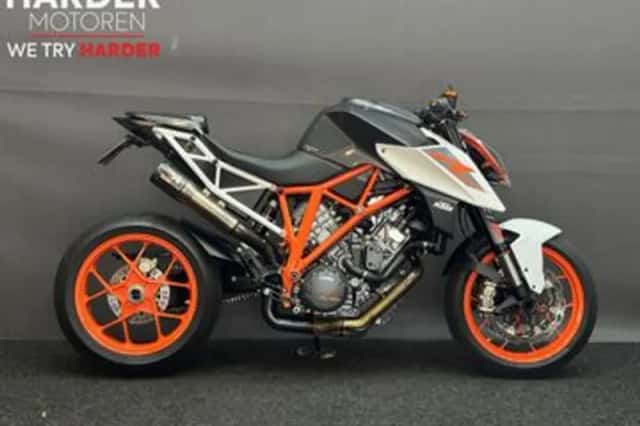 KTM 1290 SuperDuke R (2017) thumbnail 2