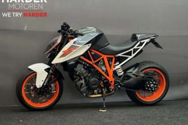 KTM 1290 SuperDuke R (2017) thumbnail 5