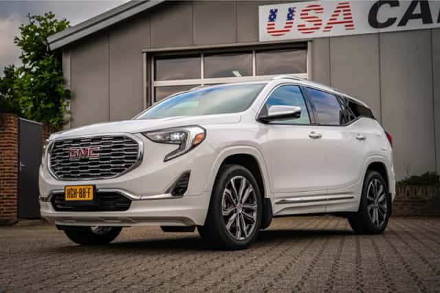 GMC Terrain Denali Awd (2018) thumbnail 3