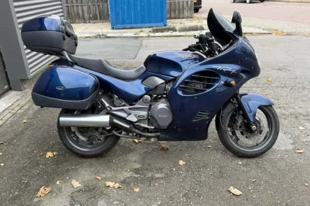 Triumph Trophy 1200 (1997) thumbnail 3