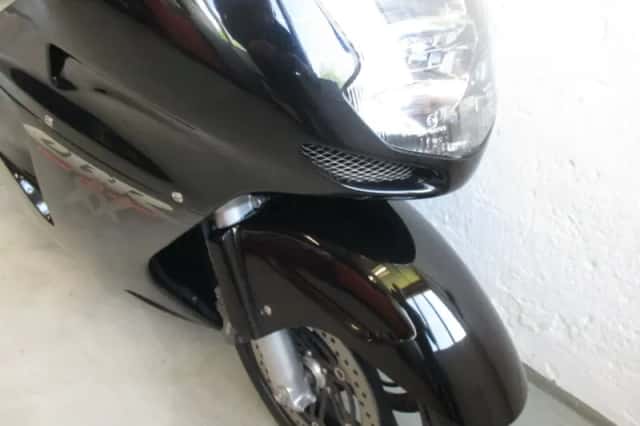 CBR1100XX Super Blackbird (2025) thumbnail 6