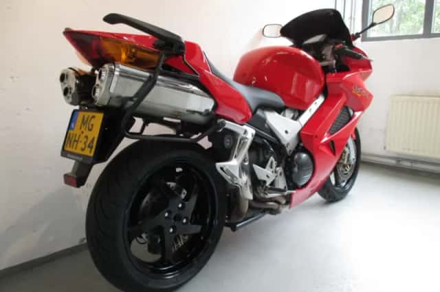 Honda VFR 800 Vtec (2026) thumbnail 3