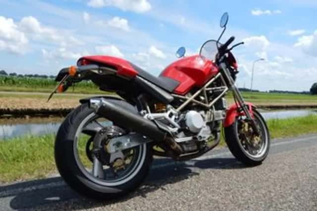 Ducati Monster 900 (1997) thumbnail 5