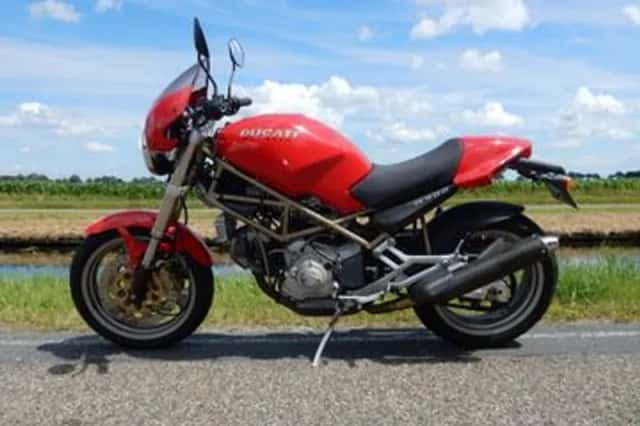 Ducati Monster 900 (1997) thumbnail 6