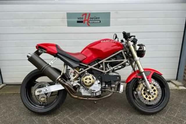 Ducati Monster 900 (1994) thumbnail 1