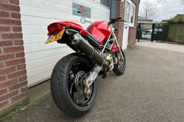 Ducati Monster 900 (1994) thumbnail 3