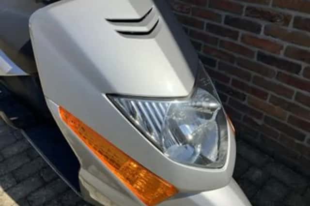 Honda SCV 100 Lead (2006) thumbnail 3