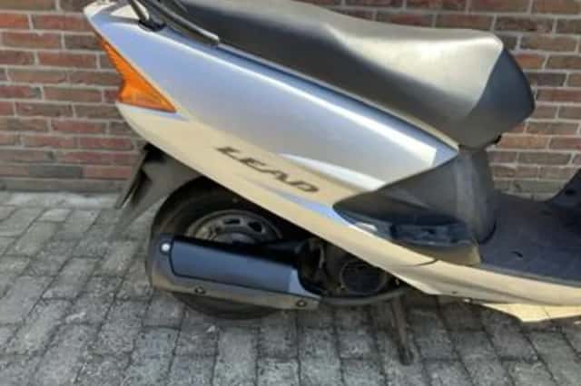 Honda SCV 100 Lead (2006) thumbnail 5
